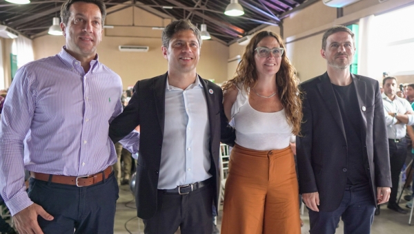 Axel Kicillof: “Estoy orgulloso de que Puerto Quequén tenga una Presidenta” El gobernador de la provincia de Buenos Aires puso en funciones a Jimena López.
