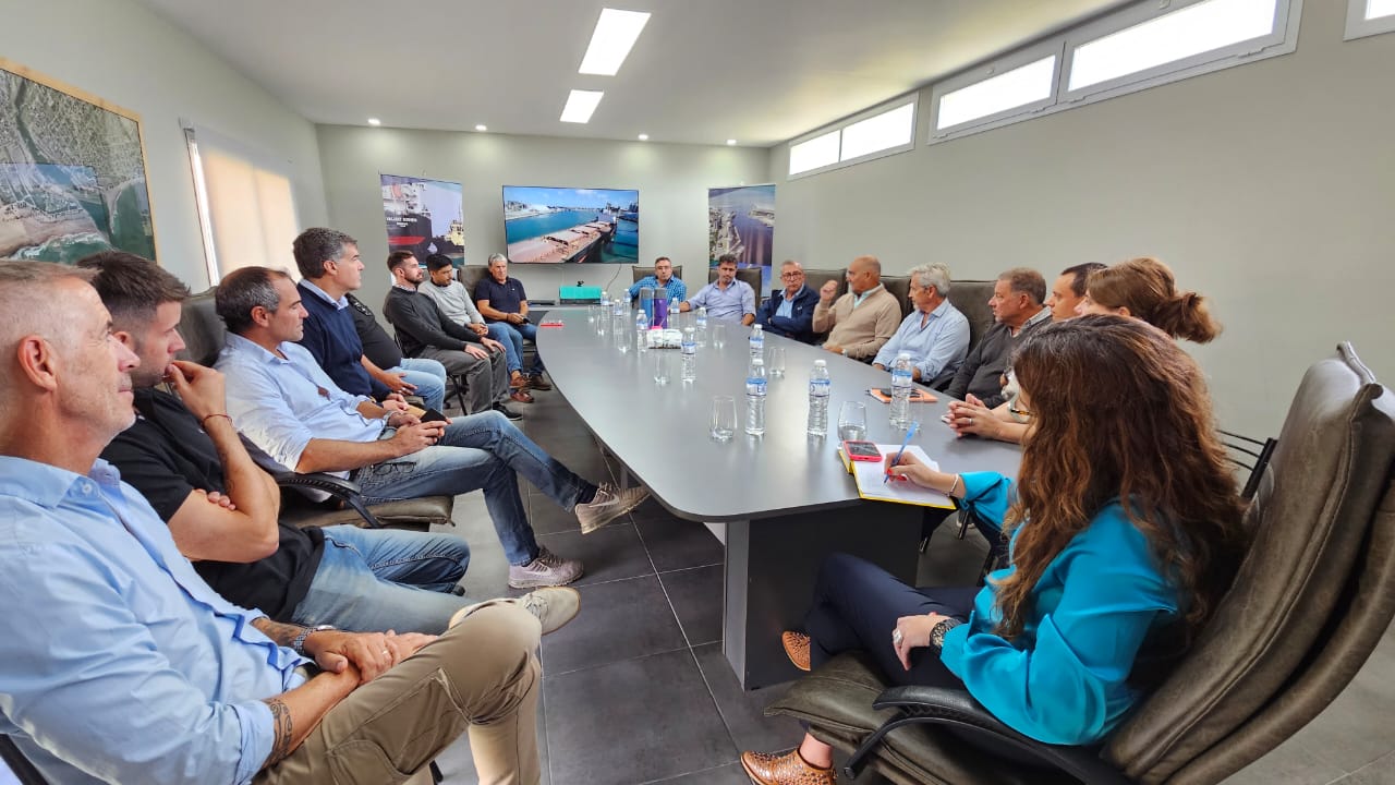&quot;La Cámara de Actividades Portuarias se reunio con la Presidenta de Puerto Quequén&quot;