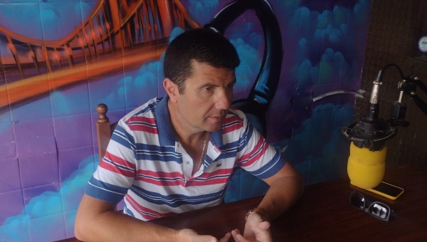HERNAN TRIGO; “ME JUNTO CON 10 PERSONAS Y SON 9 LAMENTOS”