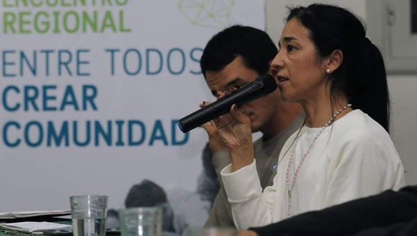 ANDREA CÁCERES EN ENCUENTRO REGIONAL