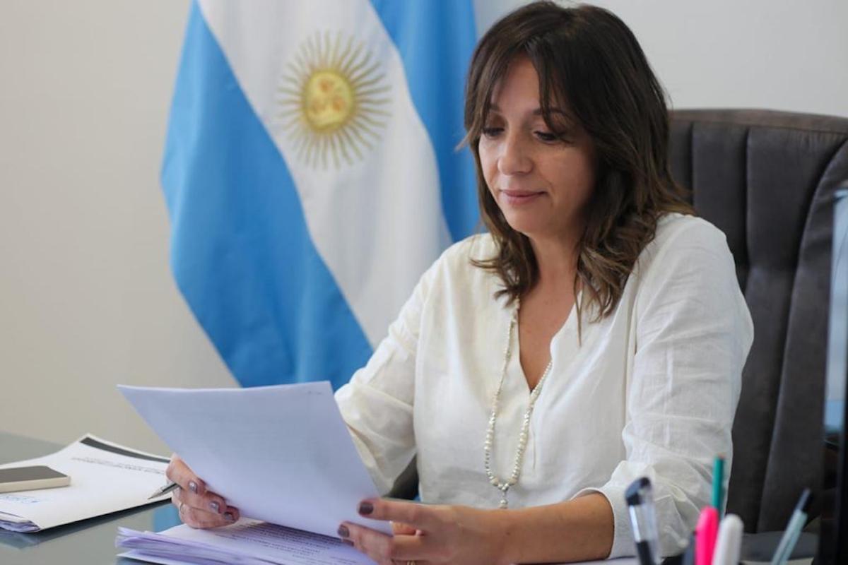 NATALIA SÁNCHEZ JÁUREGUI: “EN LOS HOSPITALES DE LA PROVINCIA LLEGAN A LAS GUARDIAS JUBILADOS QUE NO HAN PODIDO COMPRAR SUS MEDICAMENTOS”