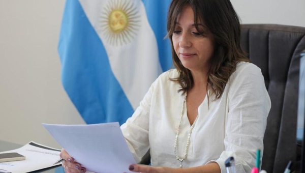 NATALIA SÁNCHEZ JÁUREGUI: “EN LOS HOSPITALES DE LA PROVINCIA LLEGAN A LAS GUARDIAS JUBILADOS QUE NO HAN PODIDO COMPRAR SUS MEDICAMENTOS”