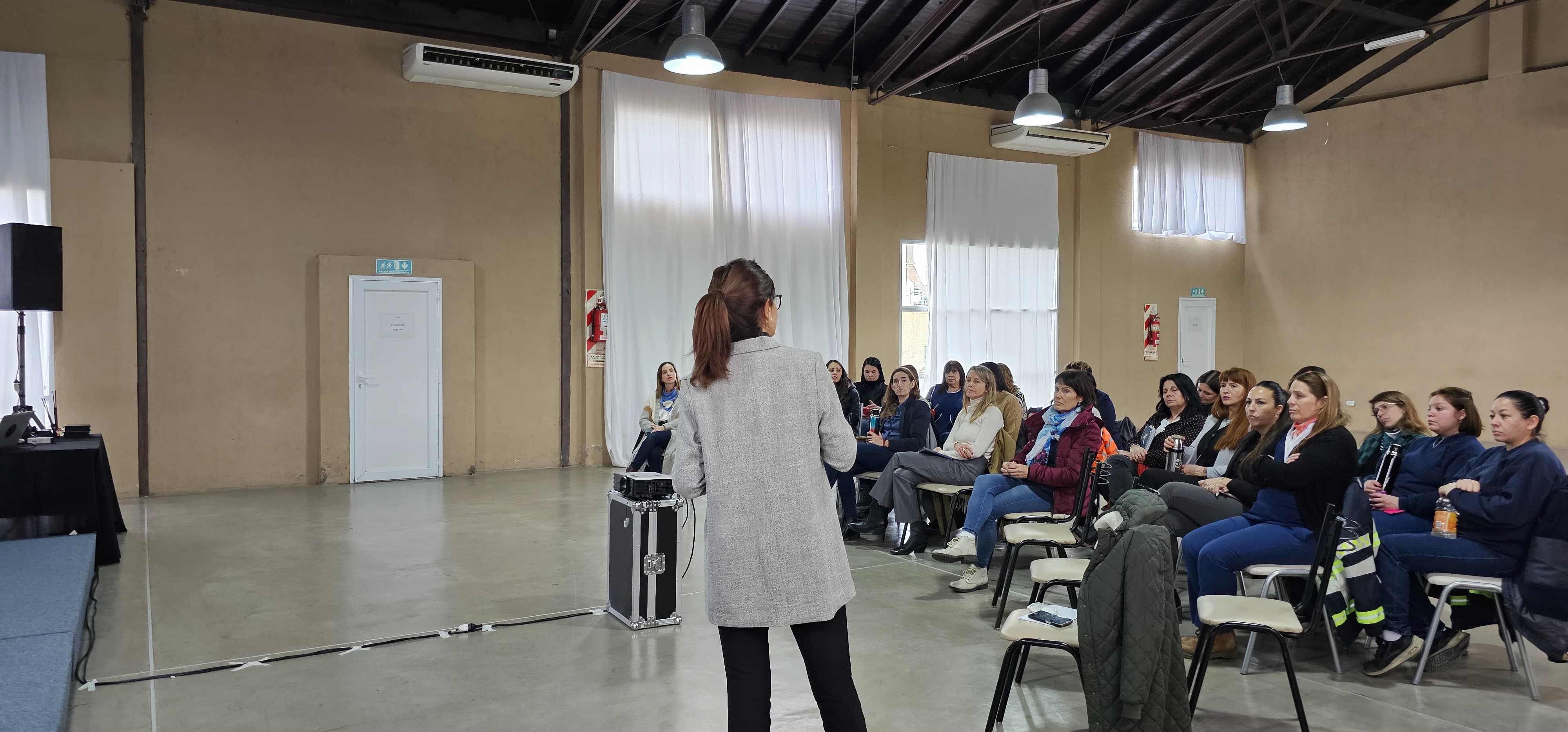 Puerto Quequén motiva a trabajadoras portuarias para tomar capacitaciones internacionales