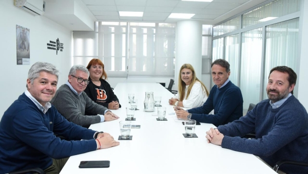 Katopodis se reunió con el PJ y con los concejales de Unión por la Patria.