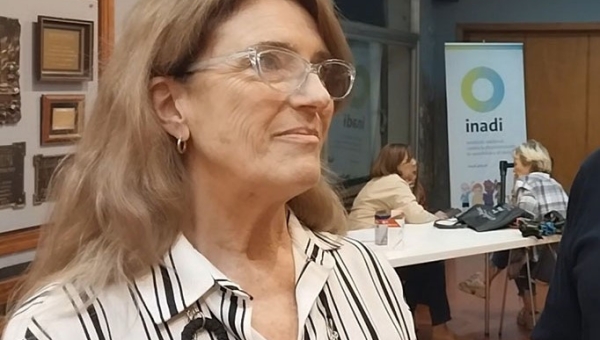 CRISTINA AZCUETA: “CUANDO DE LA RUA TOMÓ SU HELICÓPTERO YO VI TODO, FUE MUY FUERTE…LO PEOR FUE VER AL PUEBLO RECIBIR TODO ESO”