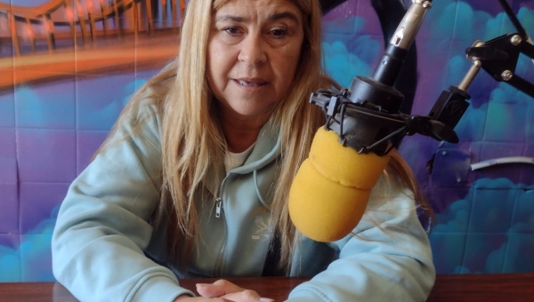 EVANGELINA ALMADA: “NO ES ÉTICO LEVANTAR LA MANO PARA APROBAR AUMENTO DE TASAS Y AL MISMO TIEMPO NO PAGARLAS”