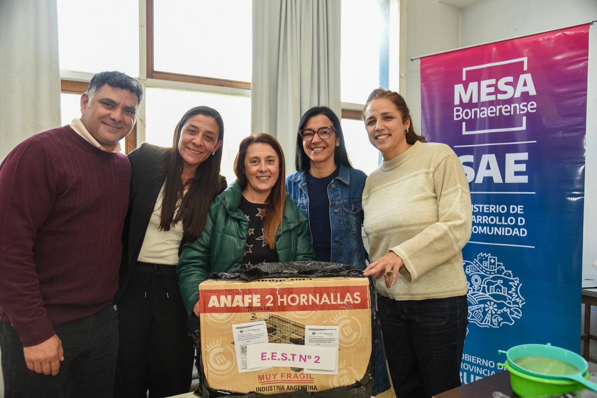 Andrea Cáceres acompañó la entrega de equipamiento para el SAE