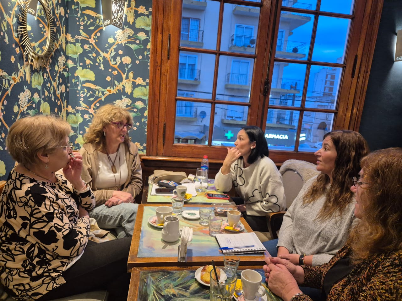 SOMOS Necochea junto a docentes municipales jubiladas: compromiso por el respeto a la ley