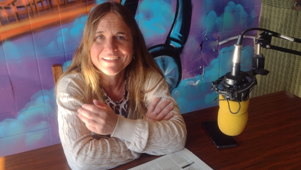 SILVIA JENSEN “CON EL ESCÁNDALO DE LAS COIMAS DE LOS MILEI UNO EMPIEZA A DESCUBRIR DÓNDE ESTÁ ÉSA PLATA QUE AHORA NO LLEGA POR EJEMPLO PARA OBRA PÚBLICA EN NUESTRO DISTRITO…DÓNDE ESTÁ?...Y…AHÍ ESTÁ”