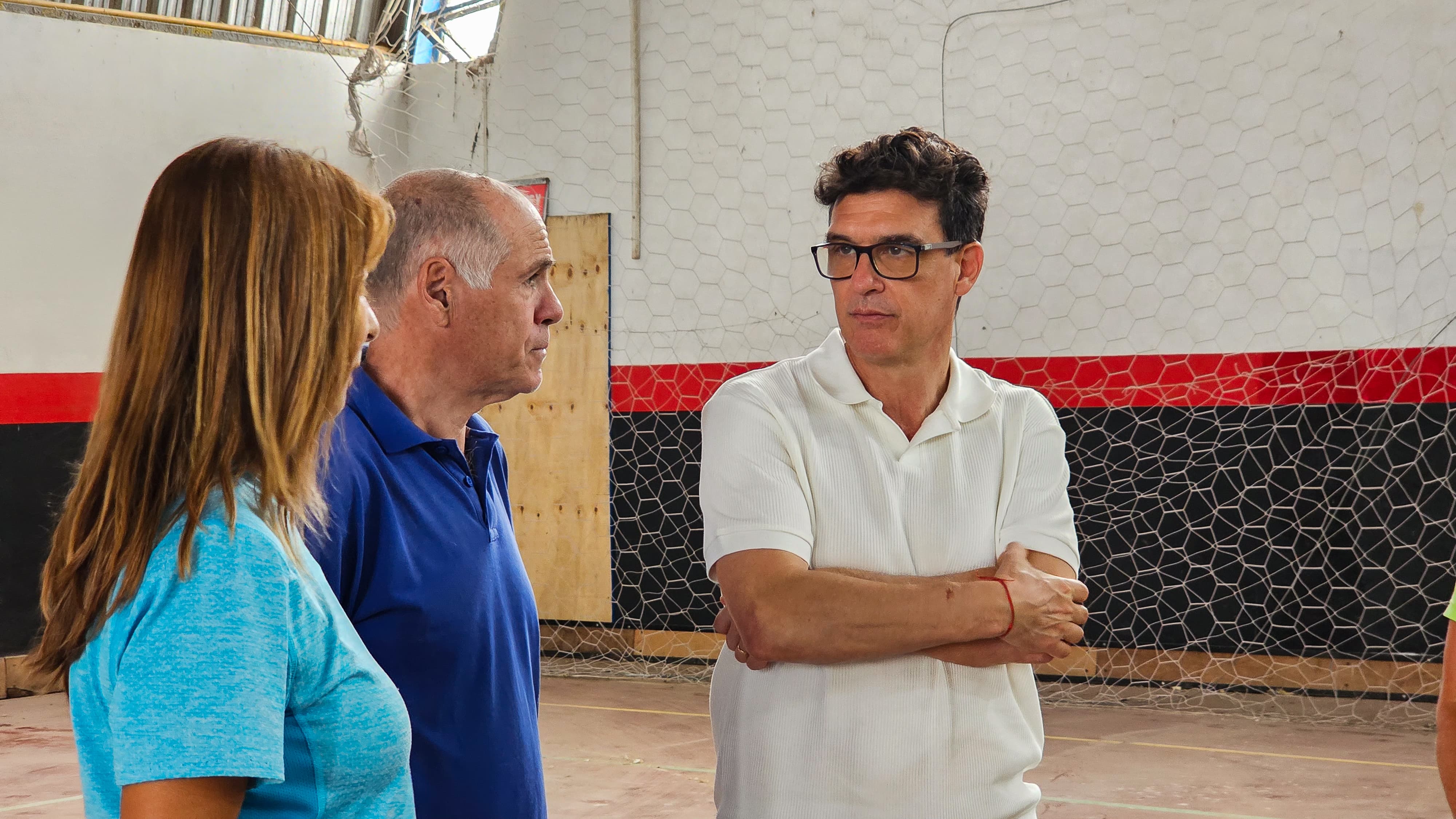 El Consorcio de Puerto Quequén colabora con la puesta en valor del gimnasio del CEF Nº 76 de Quequén