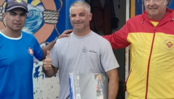 SUGARA NECOCHEA QUEQUÉN . Entrega de útiles para las/os guardavidas con hijos en edad escolar.