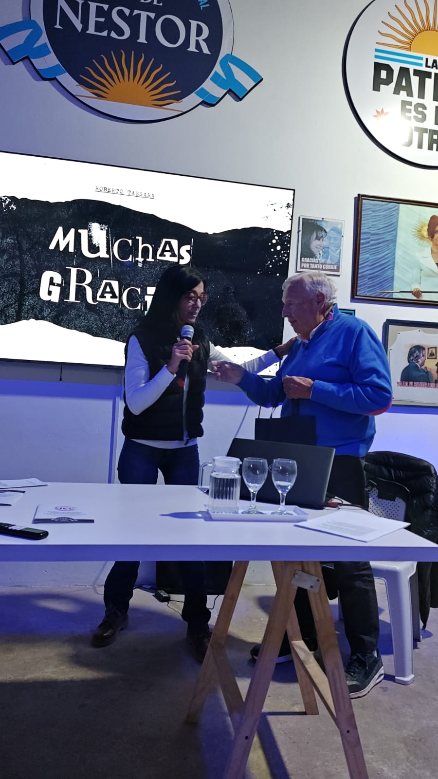 Importante convocatoria en la presentación del IEC y la charla de Roberto Tassara